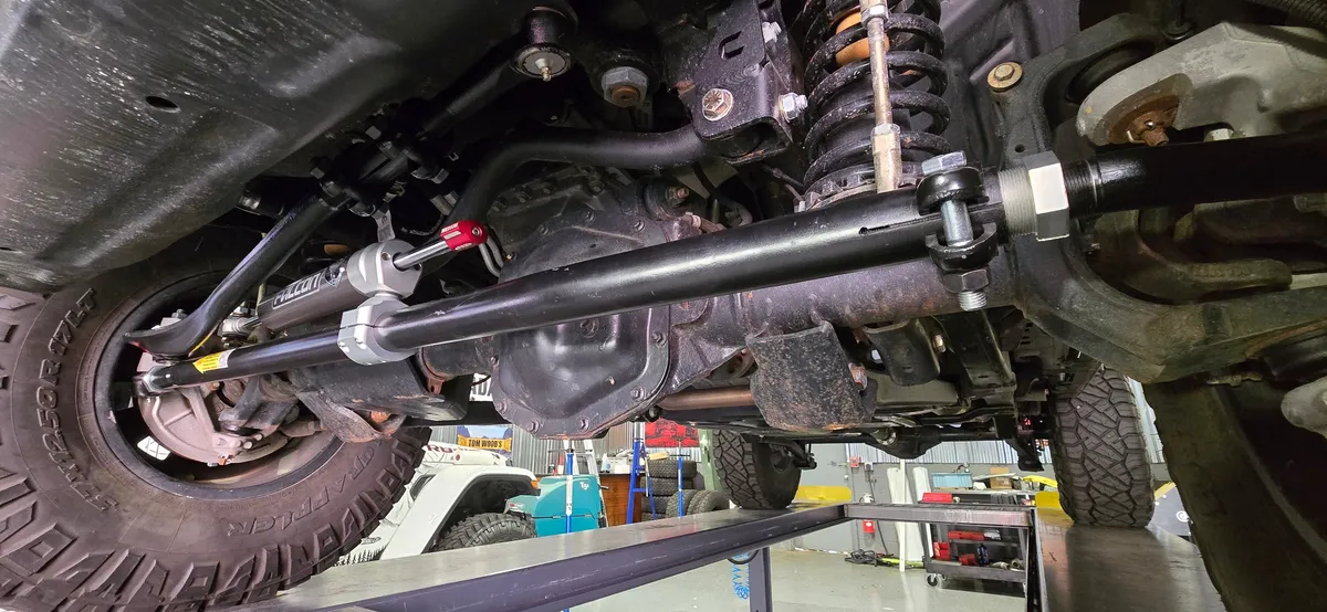 Falcon Nexus EF 2.2 Fast Adjust Steering Stabilizer, JL/JT/JK – 1-5/8" HD TIE ROD product image