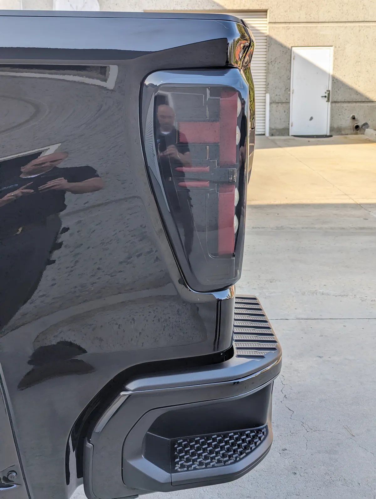 Gmc Sierra 19-20 1500 And 20-21 25003500 Only Fits Single Wheel Body Style Trucks With Factory OEM LED Tail Lights Oled Tail Lights - Smoked Lens product image