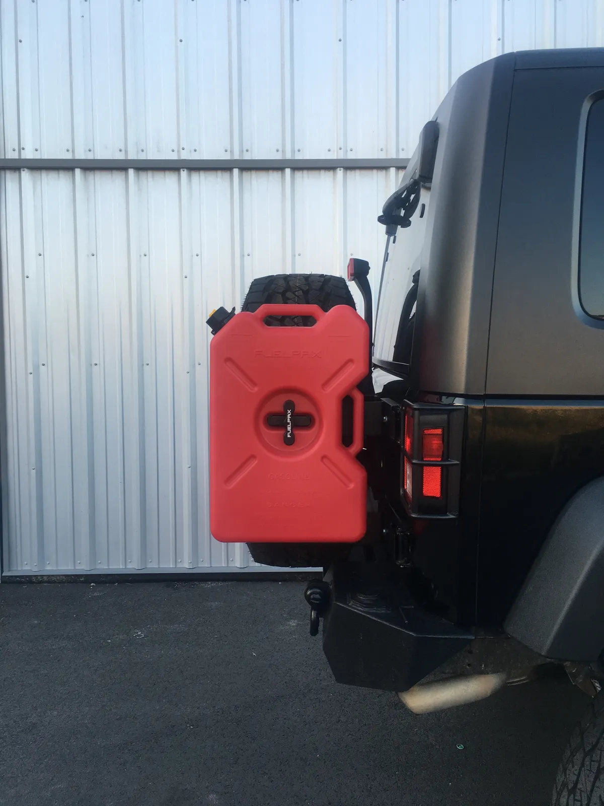 0718 Wrangler Rotopax Tailgate Mount product image