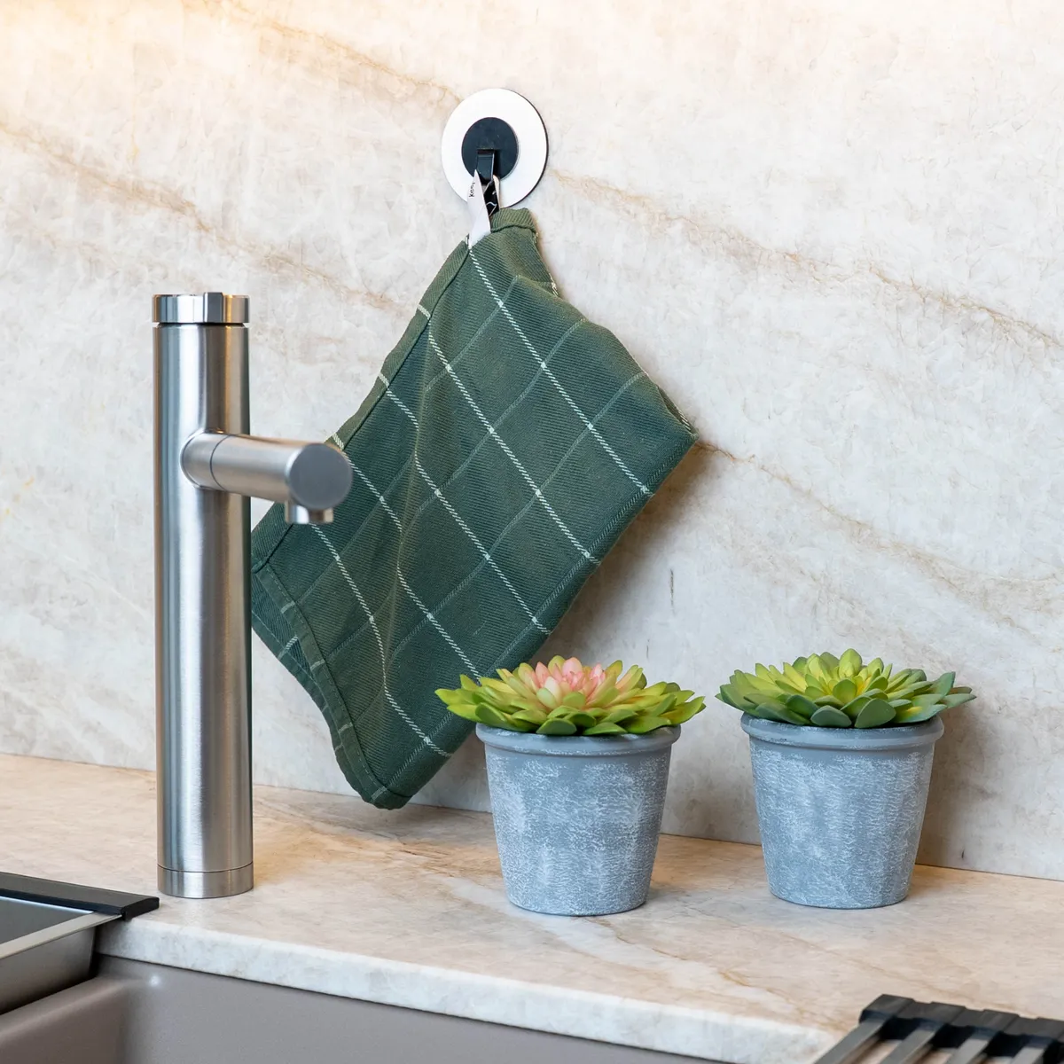 Magnetic Hook Clever Black Incl. Pad White product image