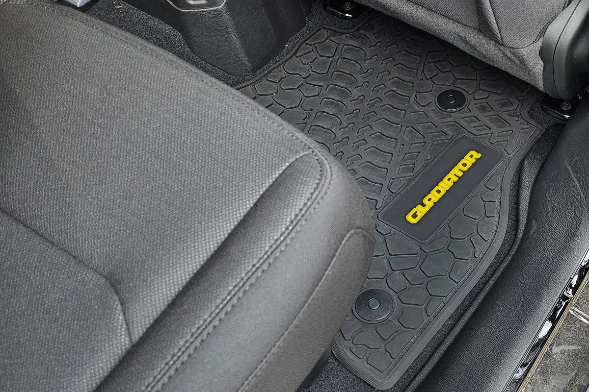 20-24 Jeep Gladiator Front and RearTire Tread/Scorched Earth Scene w/ Gladiator Insert - Black w/ Dark Blue Insert product image