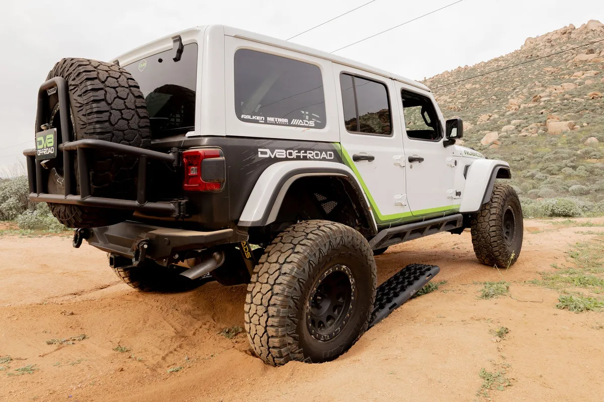 DV8 Xtract Traction Boards Pair Tan RTB1-02TN product image