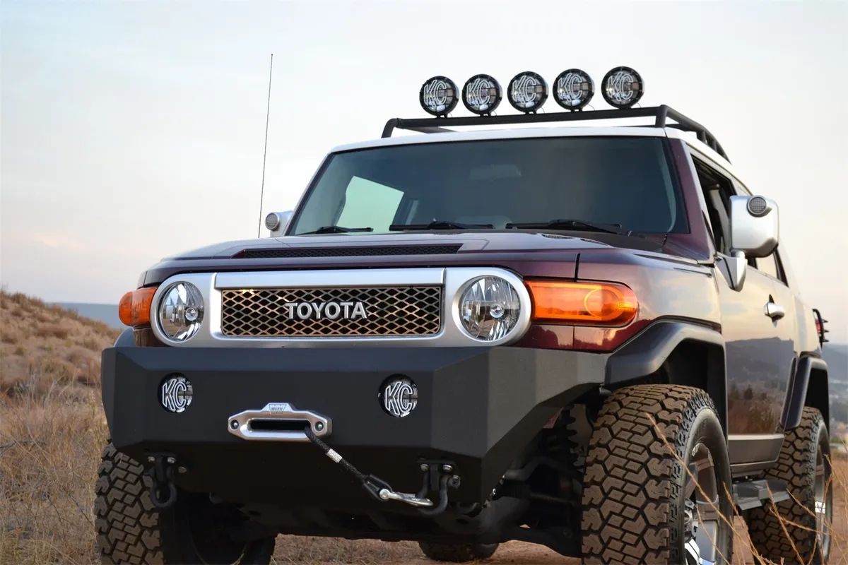 HiLine Front Winch Bumper; Enclosed; 3/16 in. Thick Steel Plate Construction; product image