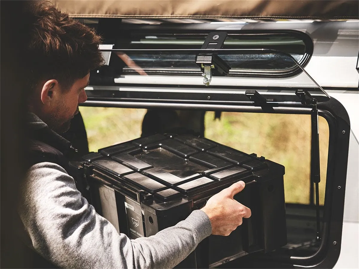Gullwing Window; w/Glass; For 1983-2016 Land Rover Defender; product image